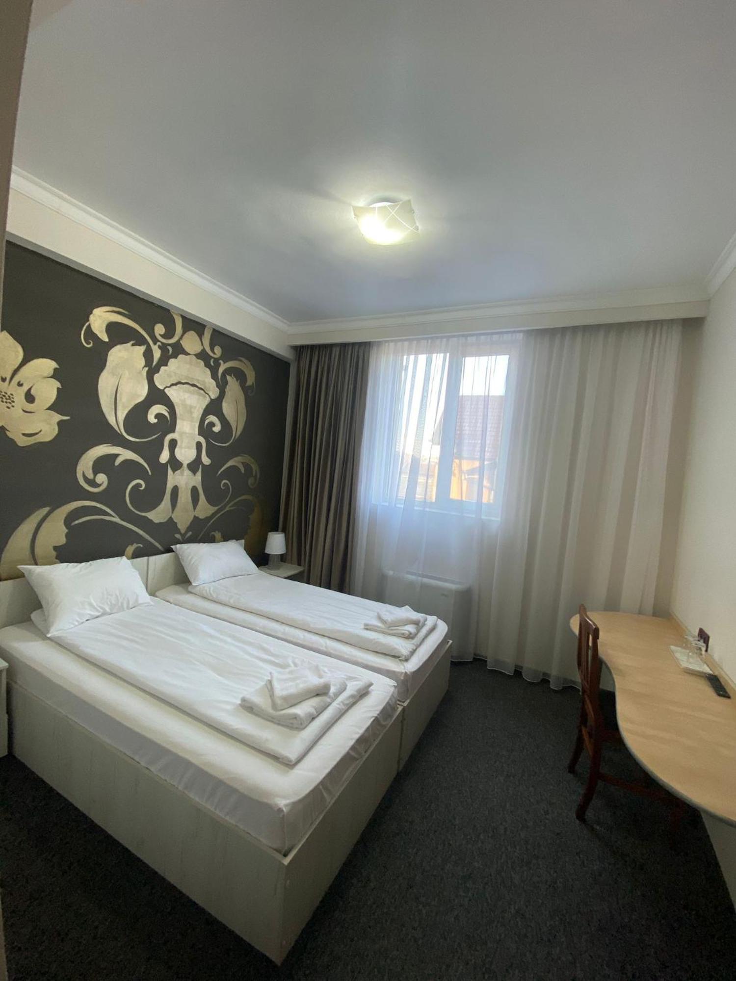 Hotel Stadion Oradea Eksteriør bilde